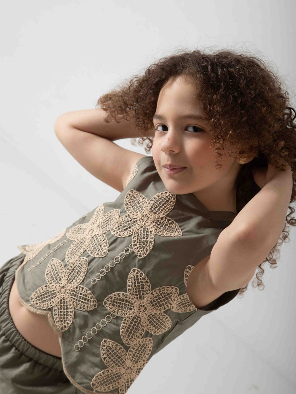 Girls' Floral Embroidered Two-Piece Set – Sleeveless Top & Wide Leg Pants