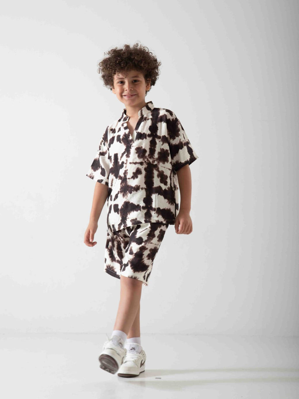 Boys' Tie-Dye Two-Piece Summer Set – Relaxed T-Shirt & Shorts